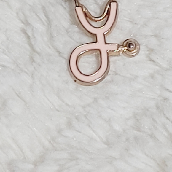 Pink stethoscope pin - Picture 3 of 3